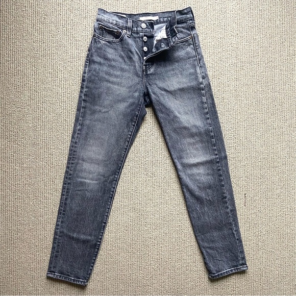 Levi’s the Wedgie Jeans - Picture 2 of 3